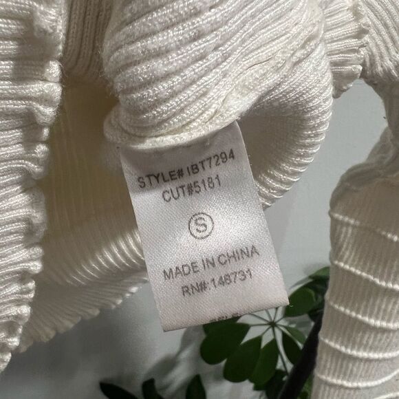 Blue Blush - Picture 4 of 6